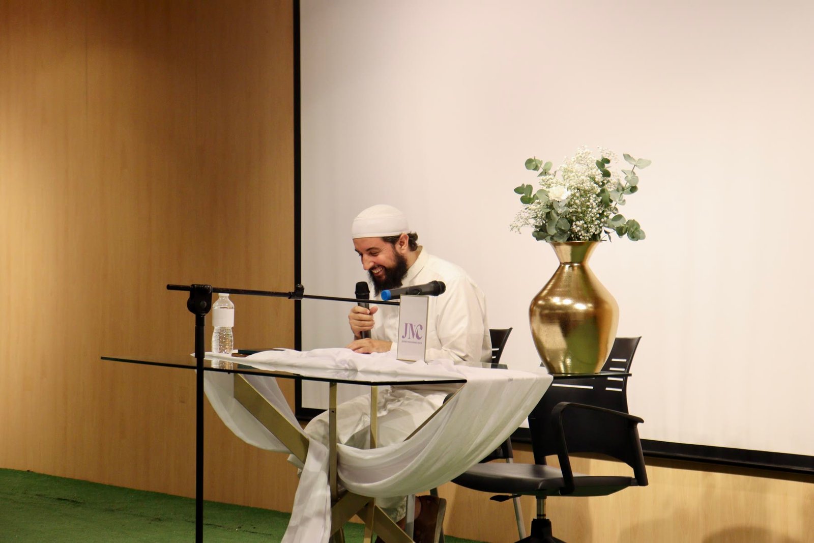 El Sheikh Muhammad Idrissi durante el encuentro celebrado en Ceuta